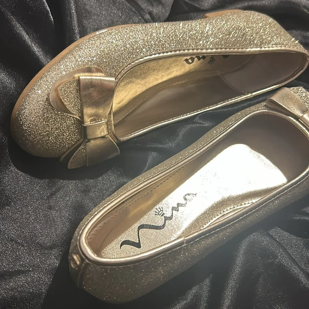 ❌FINAL PRICE DROP❌Nina Gold Glitter Ballet flats Slip on Shoes size 3 NWT!
